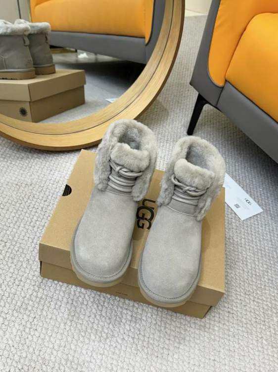 Picture of UGG Shoes _SKUUGGsz35-40LL091219717
